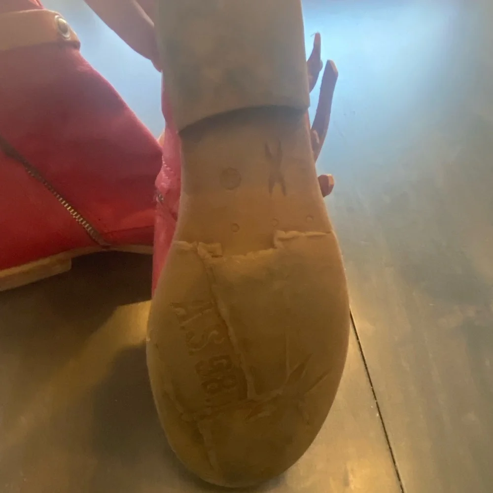 AS98 Red booties - Picture 3 of 3